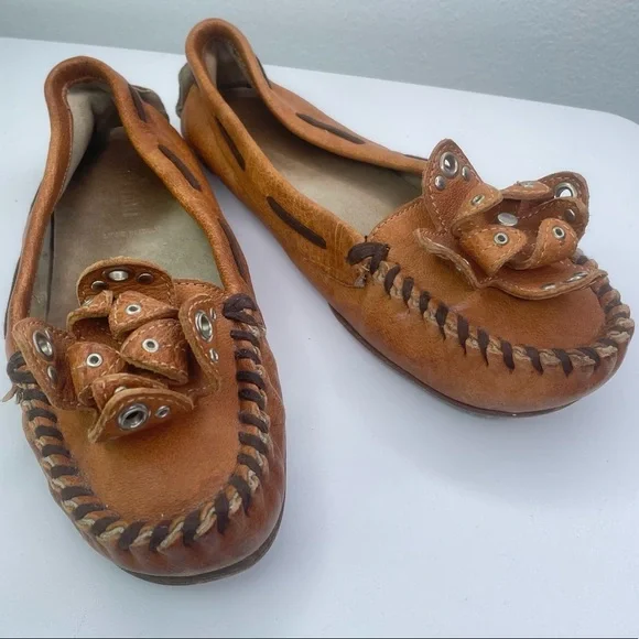 Miu Miu Moccasins Made in Italy Floral Embellishment w/ grommet detailing EU 36 - Picture 14 of 14